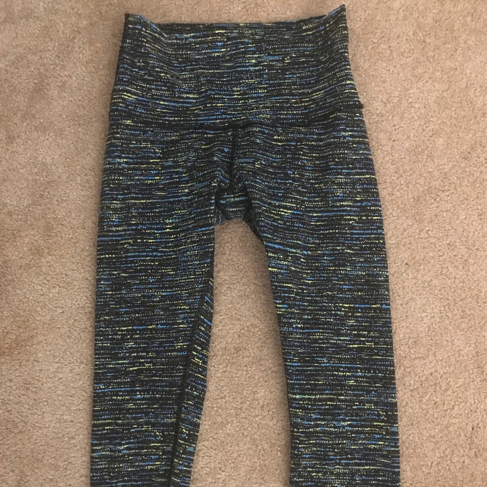 Wonder Under Crop High Rise